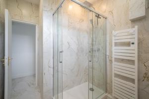 Appartements Le Versaillais - Proche Chateau de Versailles et 15 min RER Paris : photos des chambres
