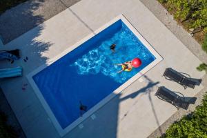 Luxury Semi-Detached House with a Pool near the Sea
