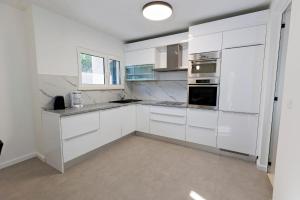 Luxury Semi-Detached House with a Pool near the Sea