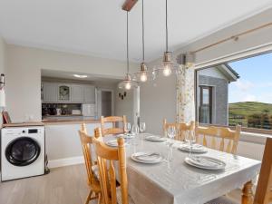 Mourneen Cottage, Cleggan