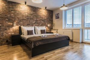 Amos Apartment - Private Parking Included