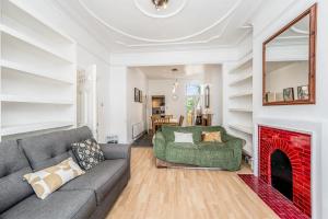 Pass the Keys Wonderful Six Bed Victorian Home in London