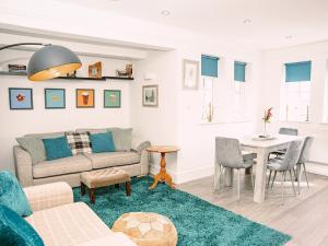 River View - Stunning Garden Flat w Free Parking - Pass the Keys