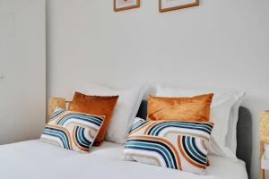 Cozy Apartment 2Bdr-4P - in the Heart of Suresnes