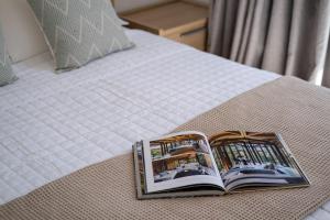 Comfy Cove Residence by Nomads