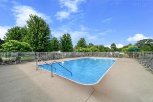 Trailside Treasure - Pool access new construction