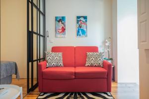 Modern loft w AC Downtown and Metro