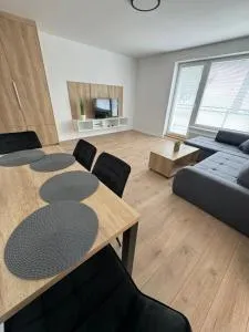 Apartmán Lesná 4, Bojnice - 普列维扎
