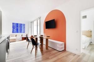 Charming apt with patio - 2BD4P - Monceau Park