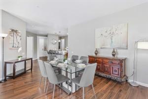 5049 Shoreway Loop 203