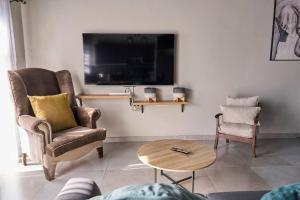 Lux apt 5min to Sandton 17