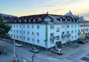 Penzión ACCOM - 特伦钦