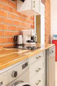 Aparthotel Mediterráneo by NeoHotels-Centro 8 min by Metro