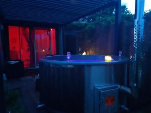 Maisons de vacances Soiree romantique avec Bain Nordique sur Domaine Equestre, Studio Tout Confort : photos des chambres