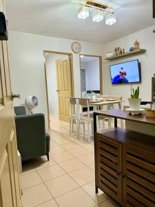 Two- Bedroom New Condo, Free Hi-Speed Wifi