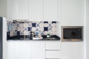 Sunflower Luxury Loft w AC Downtown and Metro