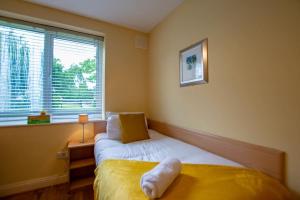 120 - Two Bed Apartment with Parking