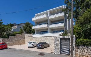 Gorgeous Apartment In Novi Vinodolski