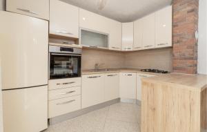 Cozy Apartment In Sveti Juraj With Wifi