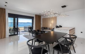 Gorgeous Apartment In Novi Vinodolski