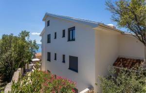 Beautiful Apartment In Novi Vinodolski