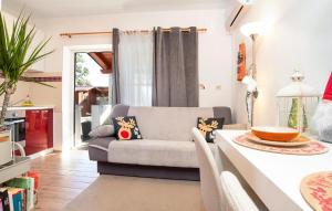 Stunning Apartment In Ika With Wifi 