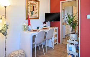 Stunning Apartment In Ika With Wifi 