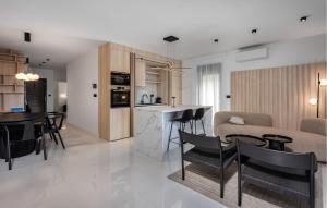 Nice Apartment In Novi Vinodolski 