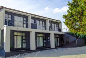 Luxury apt walk 2MelroseArch 18