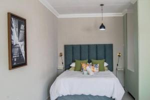 Luxury apt walk 2MelroseArch 18