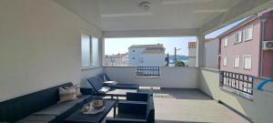 Apartments and rooms Kruna 