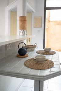 Maisons de vacances Maison de Lea, climatisee, 50 m marche local de Bergerac, terrasse : photos des chambres