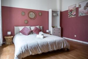 Maisons de vacances Maison de Lea, climatisee, 50 m marche local de Bergerac, terrasse : Maison 2 Chambres