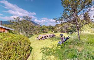 Maisons de vacances Beautiful Home In Taintrux With Wifi : photos des chambres