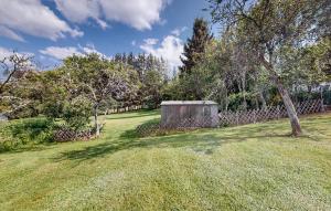 Beautiful Home In Taintrux With Wifi