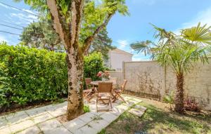 Cozy Apartment In Saint-Palais-Sur-Mer