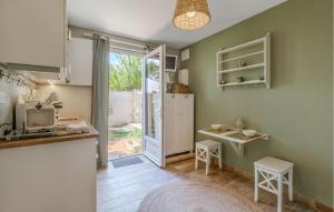 Appartements Nice Apartment In Saint-Palais-Sur-Mer : photos des chambres
