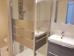 Appartement 4 personnes dans domaine privé, calme, plage