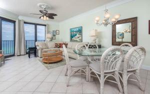 Phoenix VI 61513 condo