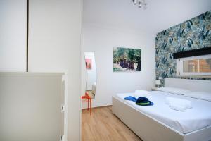 GuestHost - Color House