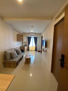 Apt Oak Tower 2BR with Wi-Fi & Pool by Damaresa