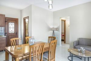 Akrogiali Rooms and Studios