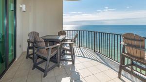 Phoenix West 1605 condo