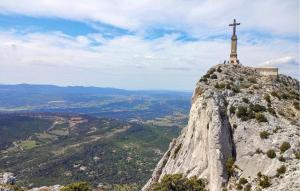 Maisons de vacances Lovely Home In St Cannat : photos des chambres