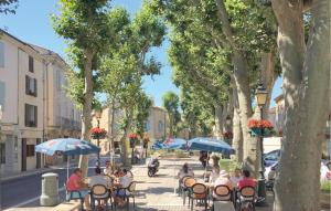 Maisons de vacances Lovely Home In St Cannat : photos des chambres