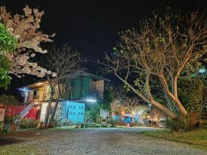 Smile Box Coffee & Resort