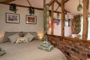 Field View Cottage hottub, dog friendly great view