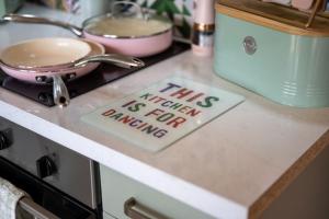 Field View Cottage hottub, dog friendly great view