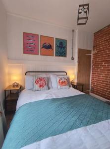 Seabreeze Pet friendly 3 bedroom house by the sea