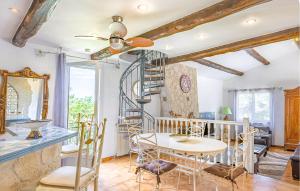 Maisons de vacances Pet Friendly Home In Roujan : photos des chambres